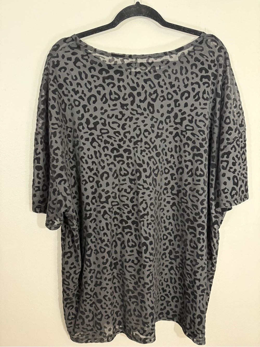 Women's Grey Leopard Print Short Sleeve Tee - Picture 4 of 4